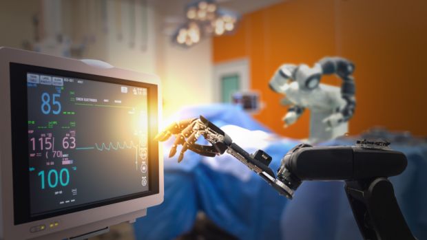 NHS奖励医院用AI取代临床医生