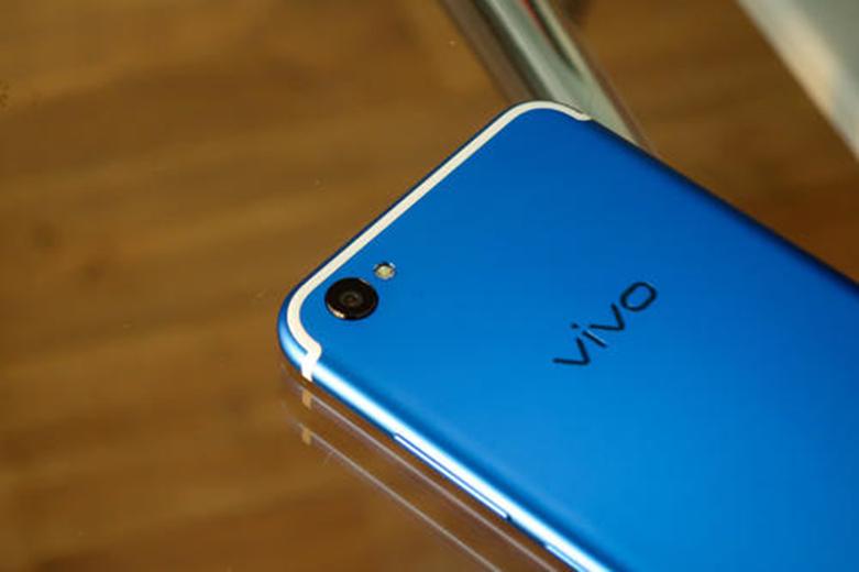 vivov19作為印度vivov17的更名版在印度尼西亞首次亮相